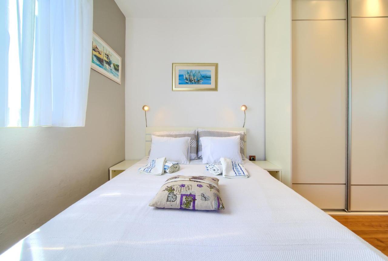 Studio Apartment Vesna Krk Town Exterior foto