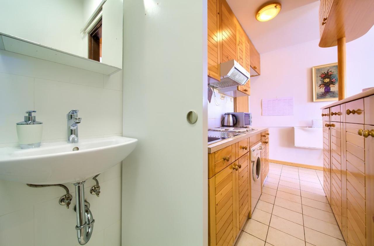 Studio Apartment Vesna Krk Town Exterior foto